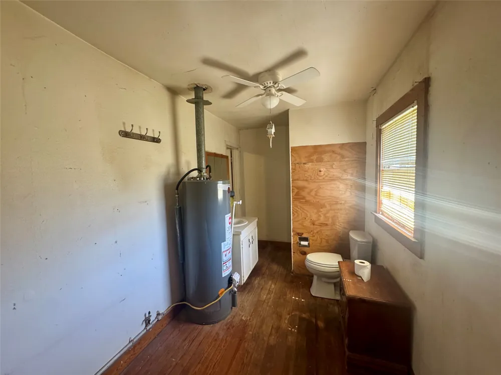620 5th Street Hawley, TX 79525