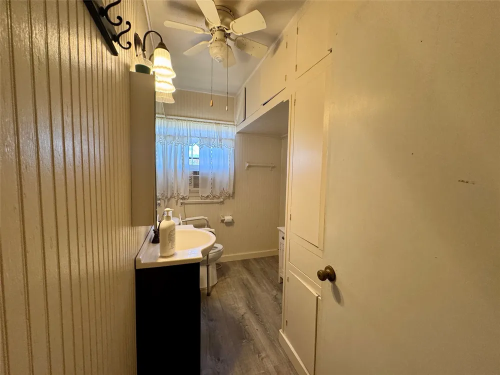620 5th Street Hawley, TX 79525
