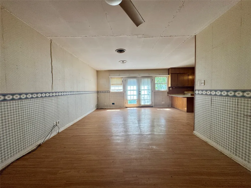 620 5th Street Hawley, TX 79525