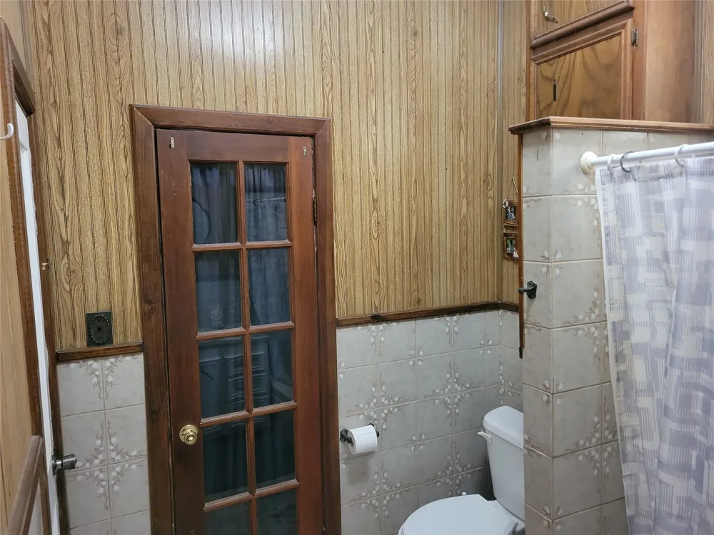 706 W Wrights Avenue Comanche, TX 76442