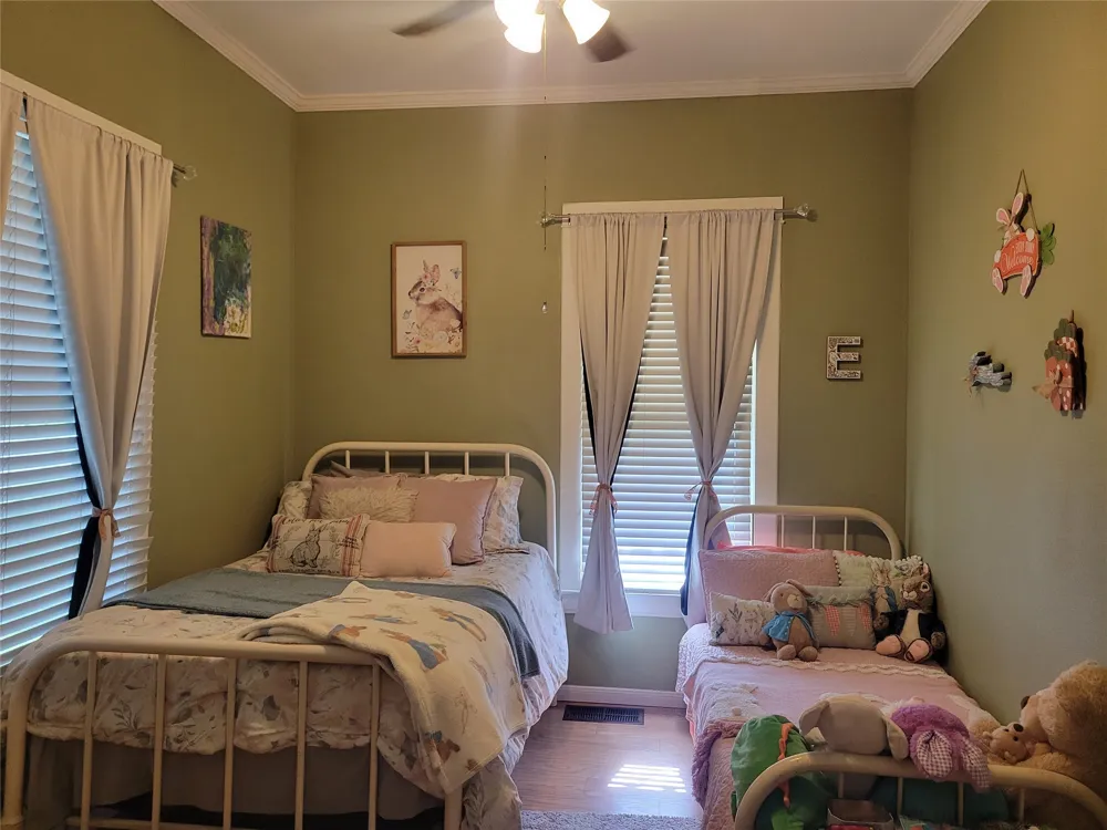 706 W Wrights Avenue Comanche, TX 76442