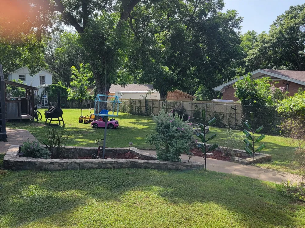 706 W Wrights Avenue Comanche, TX 76442