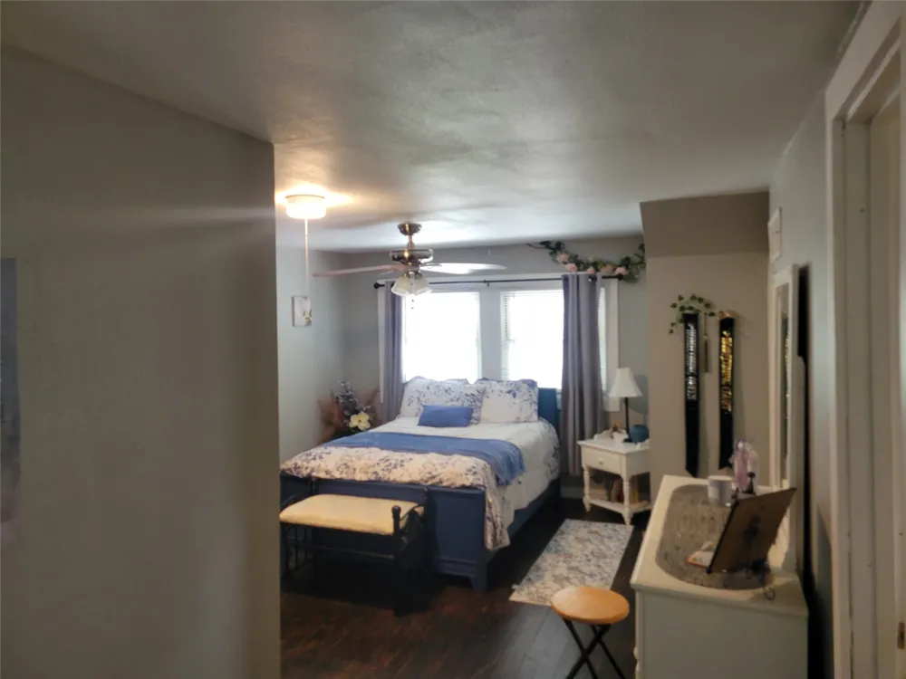 706 W Wrights Avenue Comanche, TX 76442