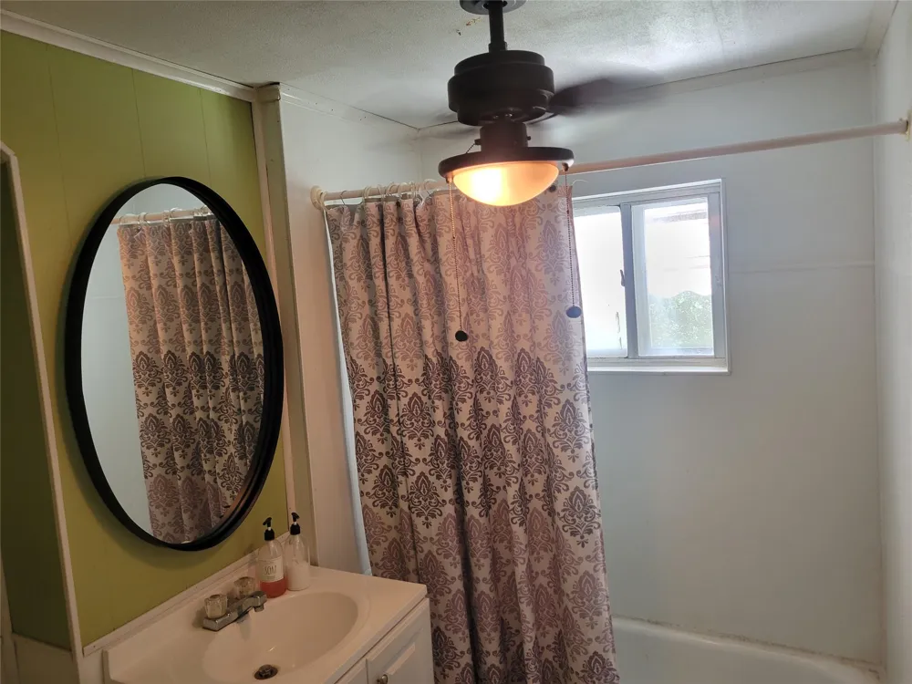 706 W Wrights Avenue Comanche, TX 76442