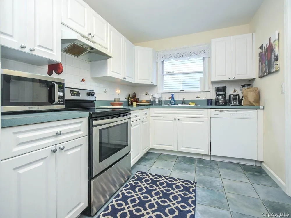 14 Hillcrest Street Huntington, NY 11743