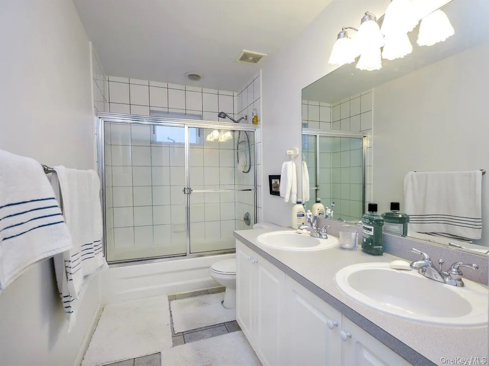 14 Hillcrest Street Huntington, NY 11743