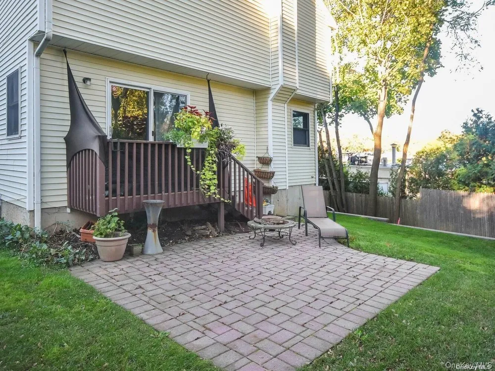 14 Hillcrest Street Huntington, NY 11743