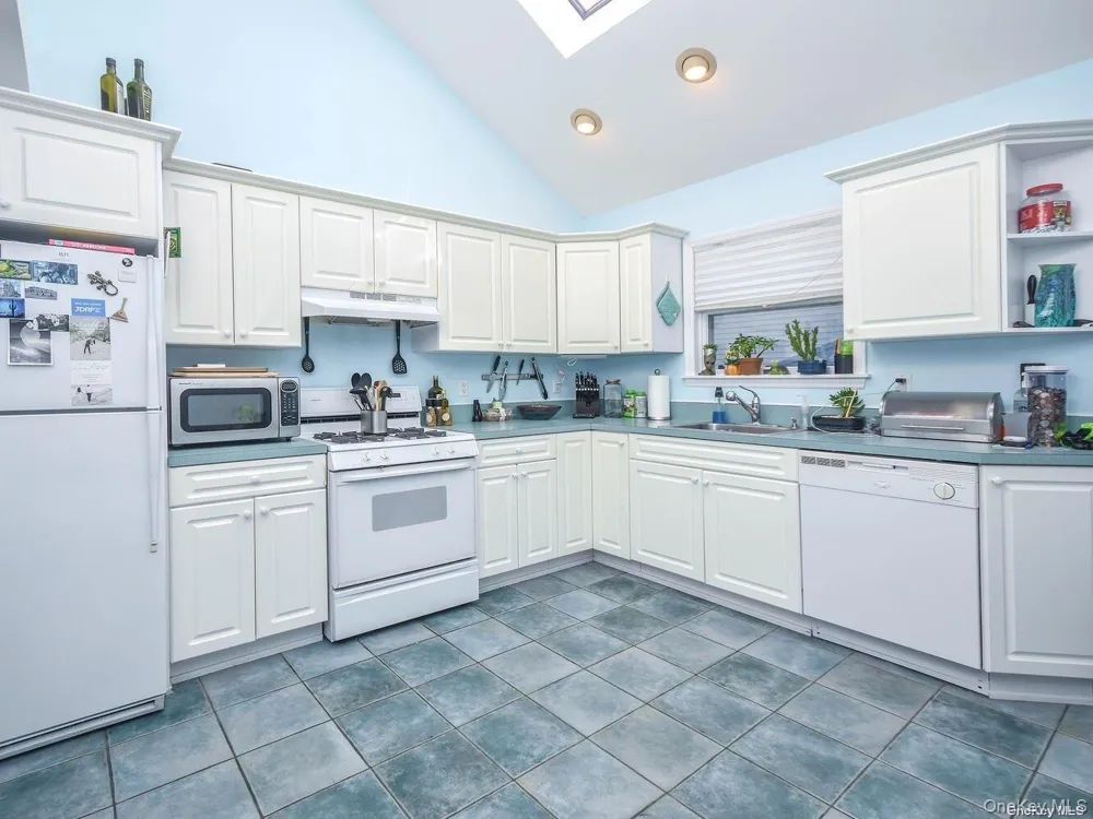 14 Hillcrest Street Huntington, NY 11743