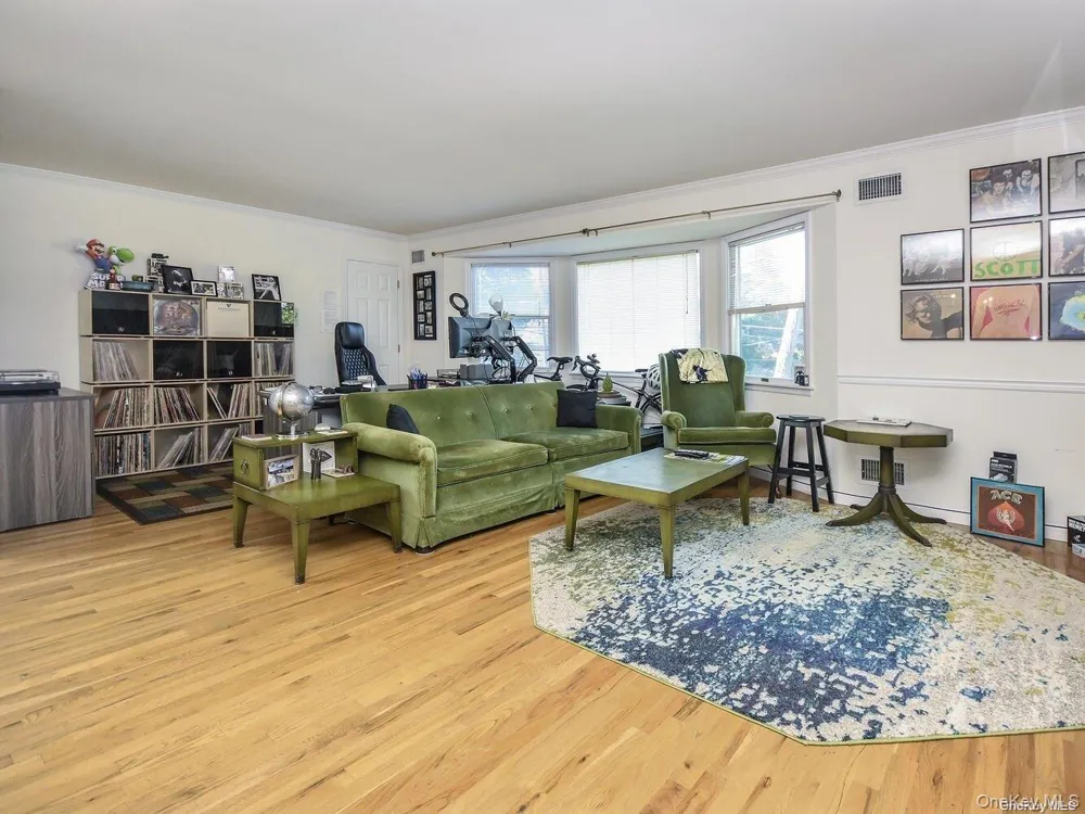 14 Hillcrest Street Huntington, NY 11743