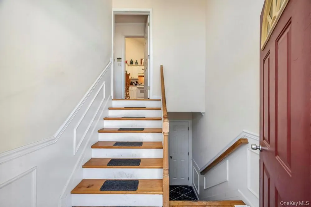 18 Hillcrest Street Huntington, NY 11743