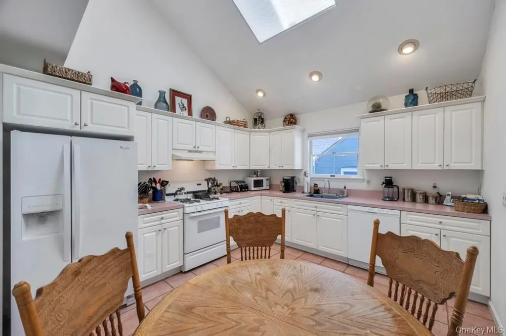 18 Hillcrest Street Huntington, NY 11743