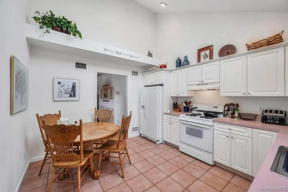 18 Hillcrest Street Huntington, NY 11743