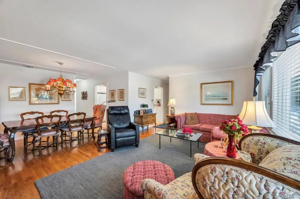 18 Hillcrest Street Huntington, NY 11743