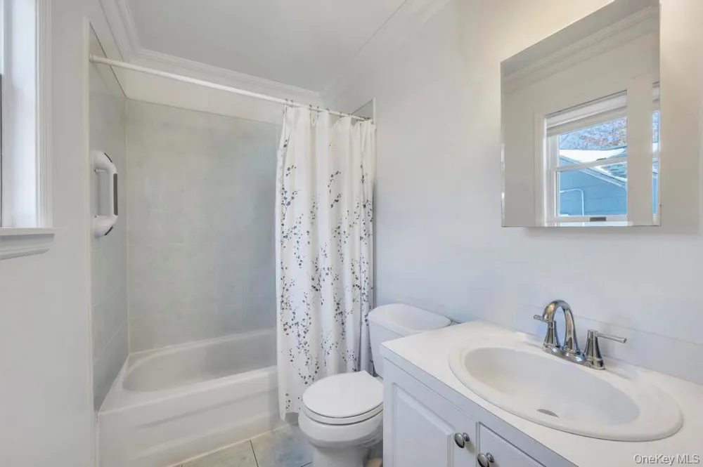 18 Hillcrest Street Huntington, NY 11743