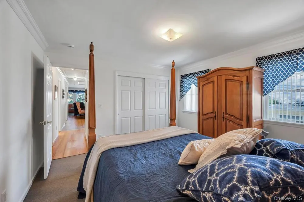 18 Hillcrest Street Huntington, NY 11743