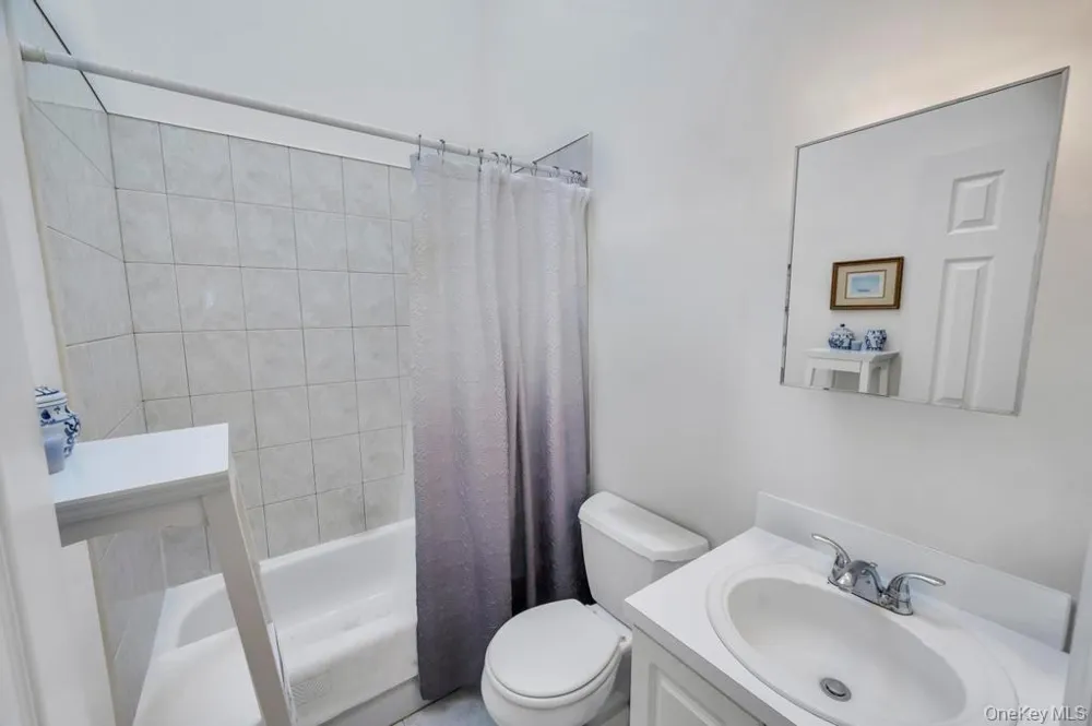 18 Hillcrest Street Huntington, NY 11743