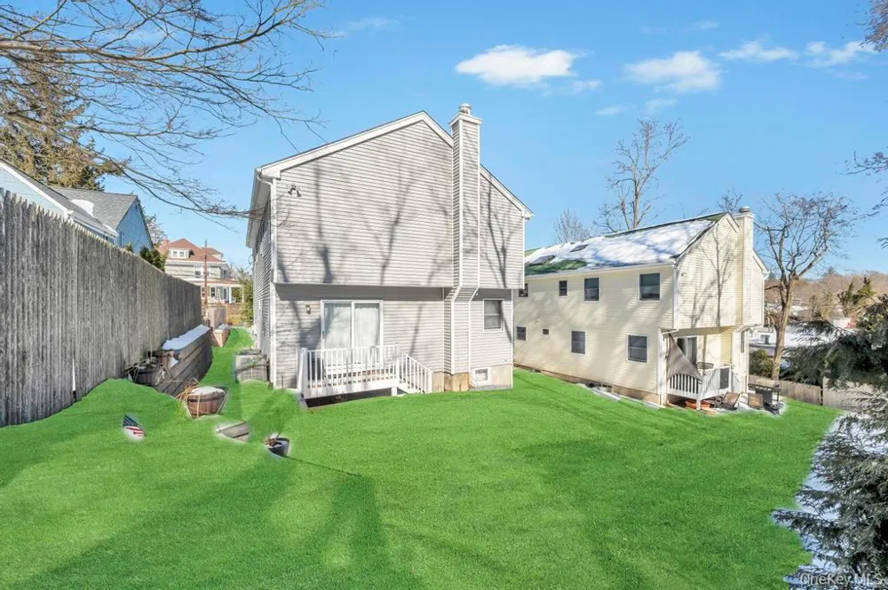 18 Hillcrest Street Huntington, NY 11743
