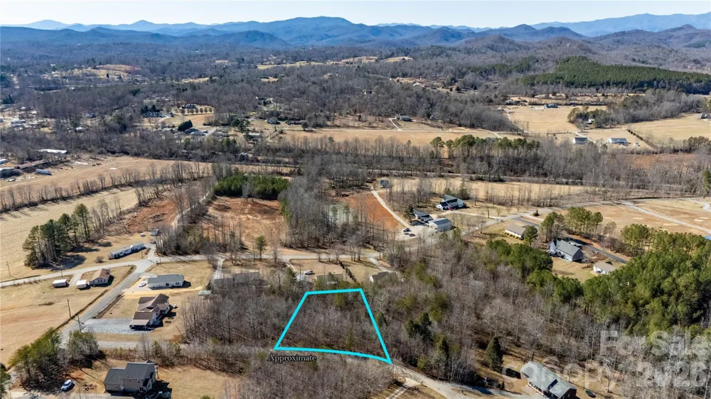 000 Eagles Nest Drive #8 Marion, NC 28752