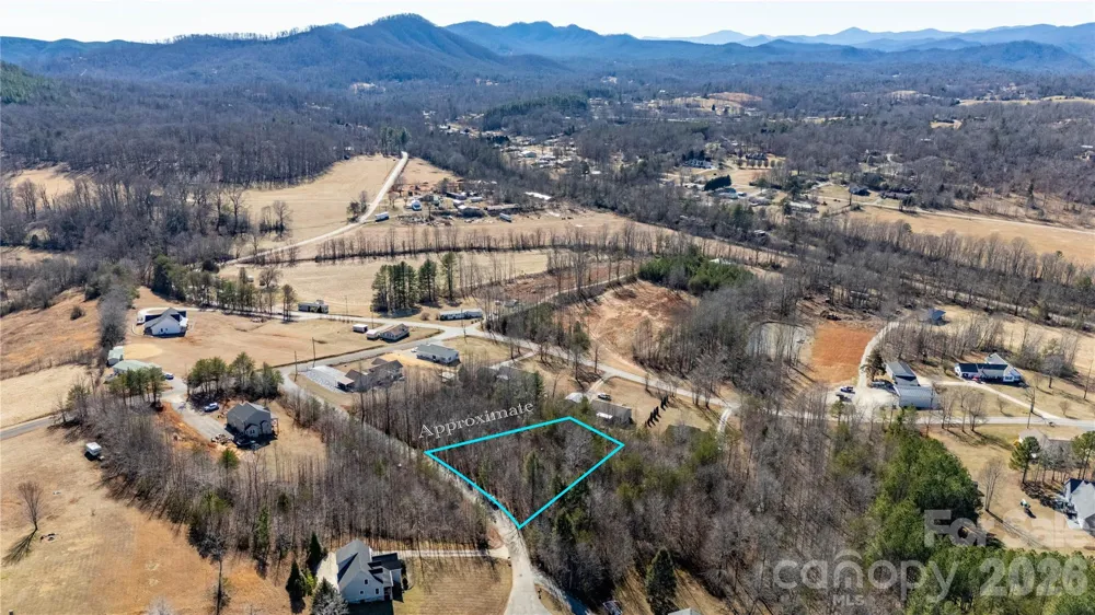 000 Eagles Nest Drive #8 Marion, NC 28752