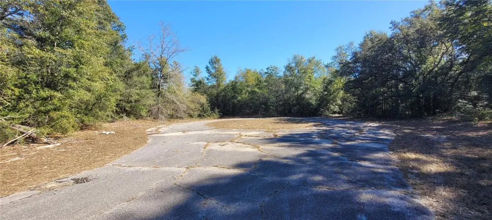 00 LARK COURT Chipley, FL 32428