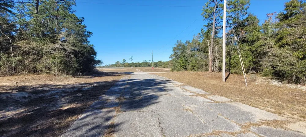 00 LARK COURT Chipley, FL 32428