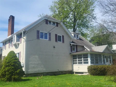 7 Hambletonian Avenue