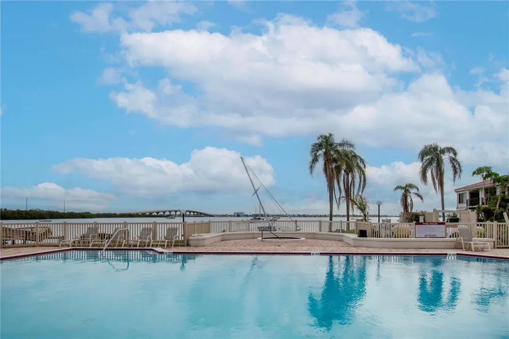6361 BAHIA DEL MAR BOULEVARD #605 St Petersburg, FL 33715