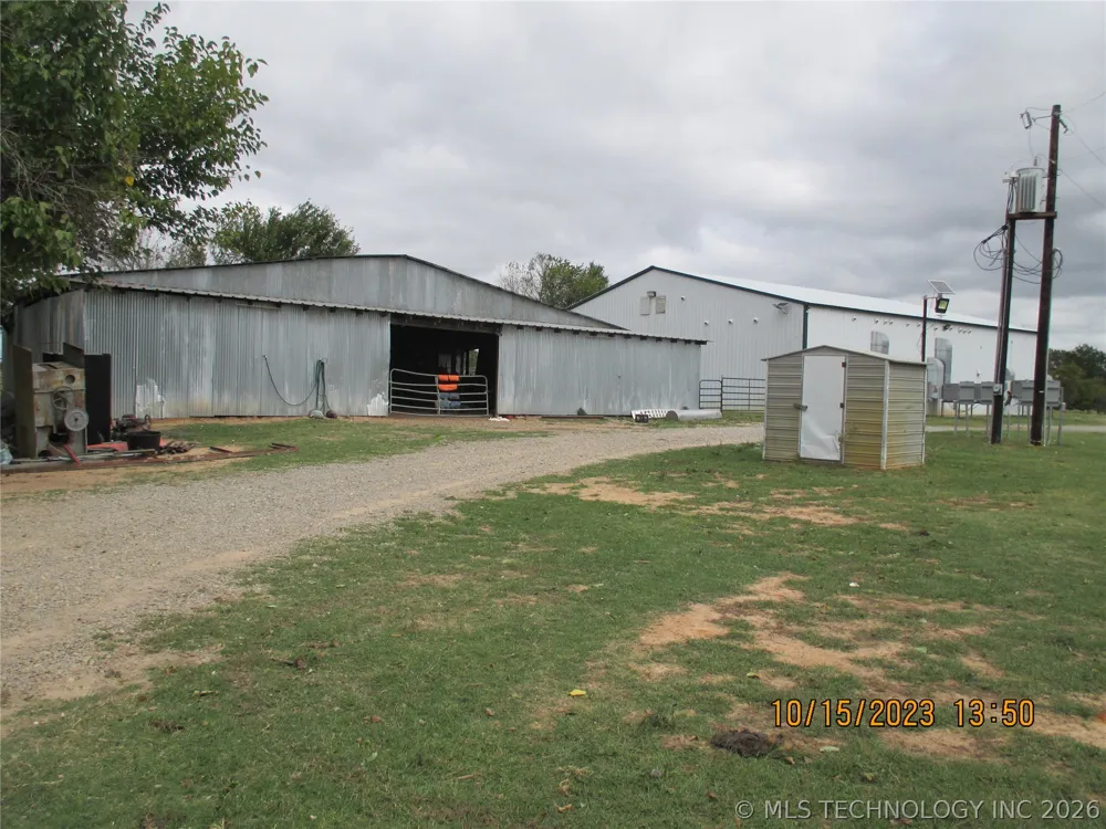 2905 E 2110 Hugo, OK 74743