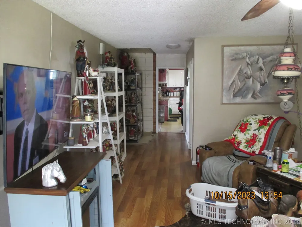 2905 E 2110 Hugo, OK 74743