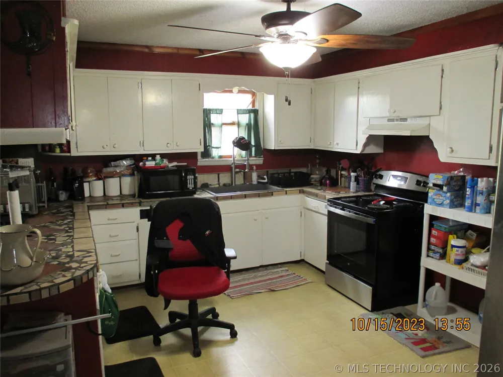 2905 E 2110 Hugo, OK 74743