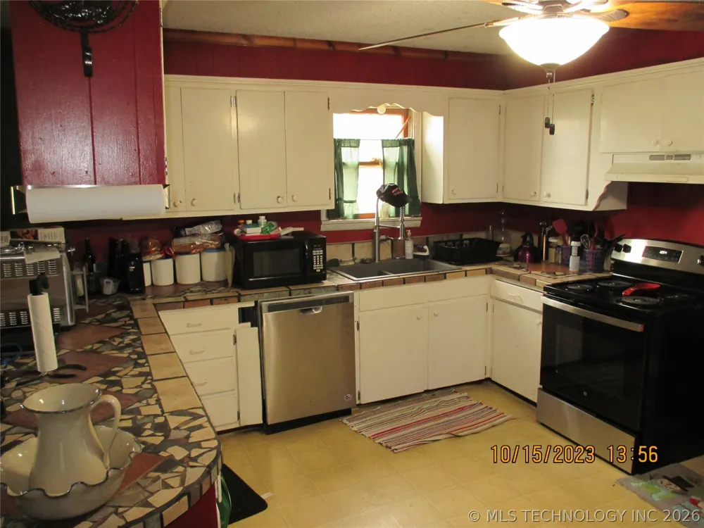 2905 E 2110 Hugo, OK 74743