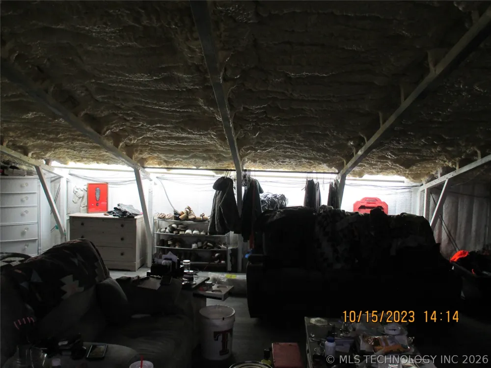 2905 E 2110 Hugo, OK 74743