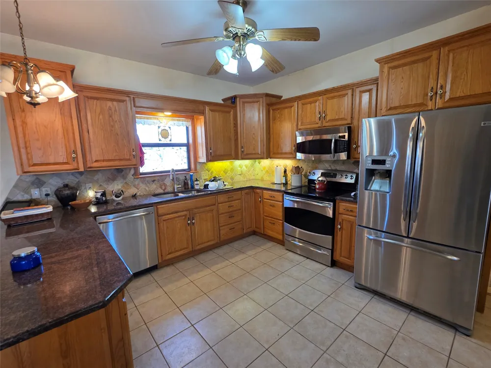 1709 County Road 330 Voss, TX 76888
