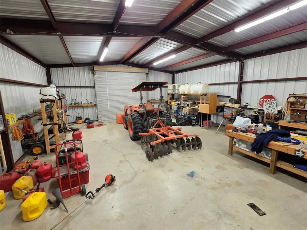 1709 County Road 330 Voss, TX 76888