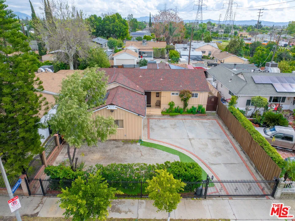13748 Sunburst Street Arleta, CA 91331