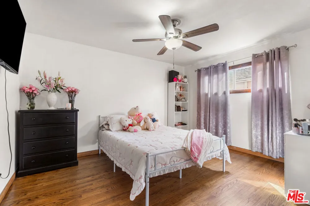 13748 Sunburst Street Arleta, CA 91331