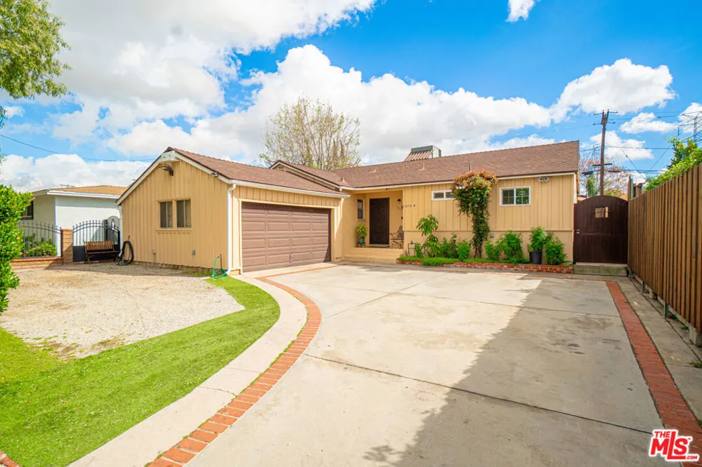 13748 Sunburst Street Arleta, CA 91331