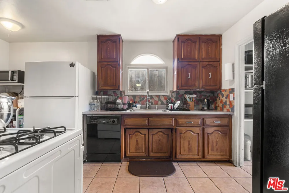 13748 Sunburst Street Arleta, CA 91331