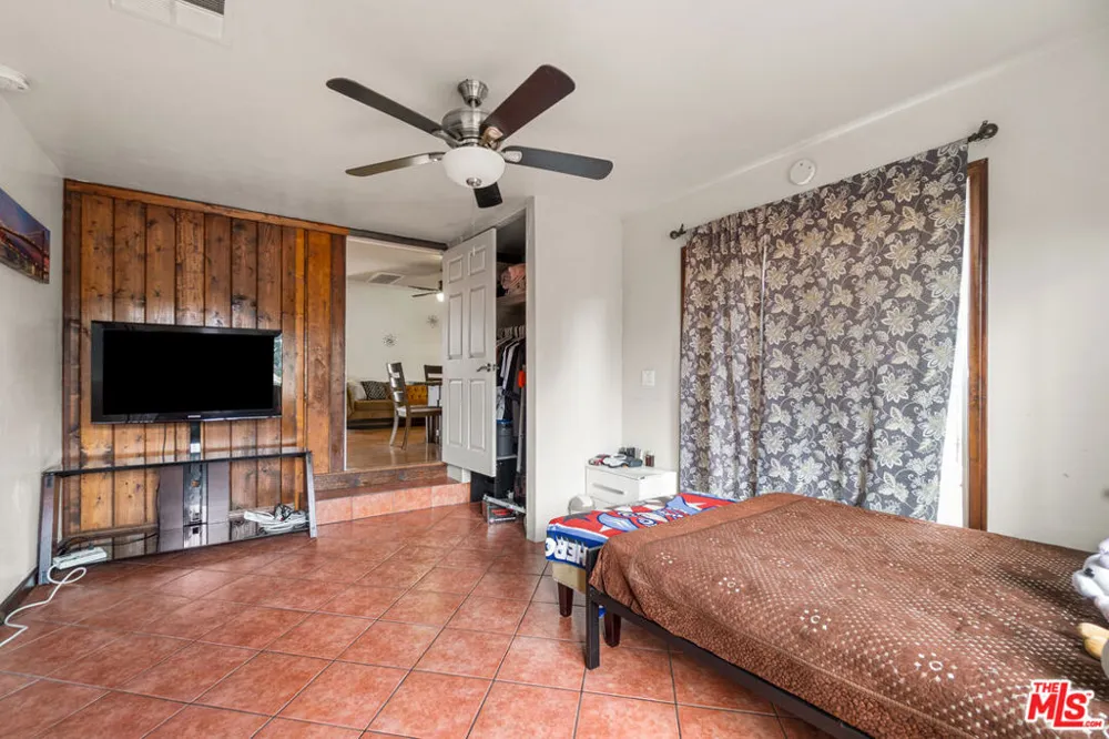 13748 Sunburst Street Arleta, CA 91331