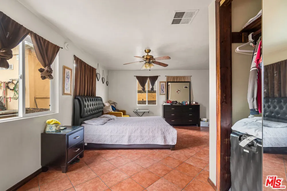 13748 Sunburst Street Arleta, CA 91331