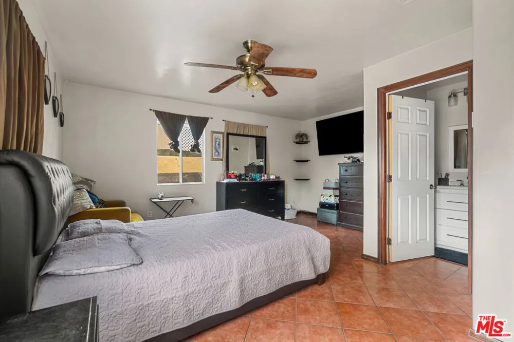 13748 Sunburst Street Arleta, CA 91331