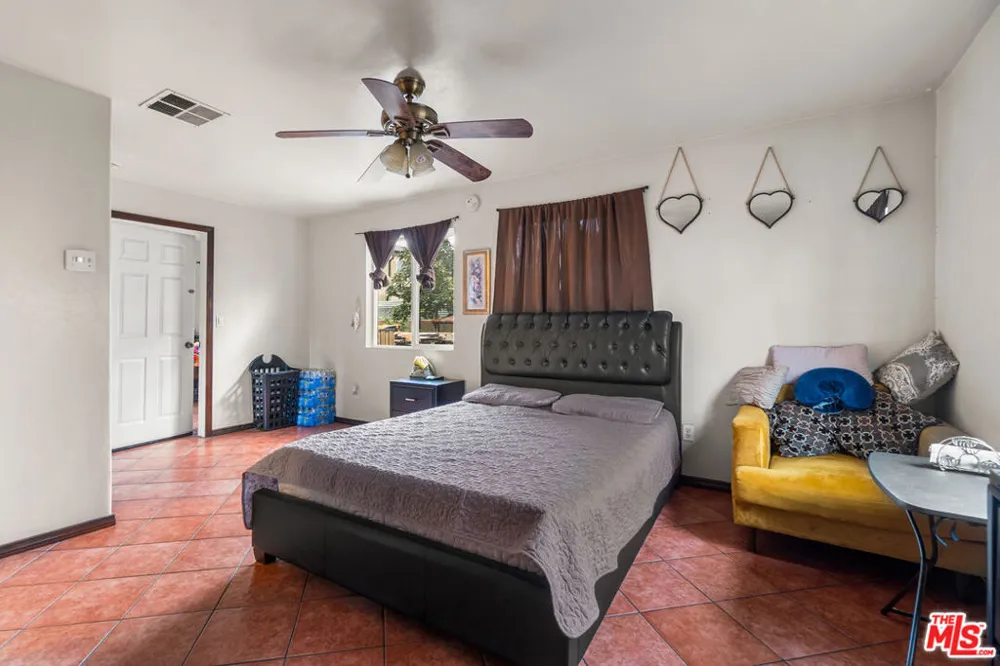 13748 Sunburst Street Arleta, CA 91331