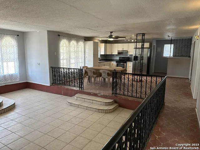 403.5 RETTA ST Carrizo Springs, TX 78834