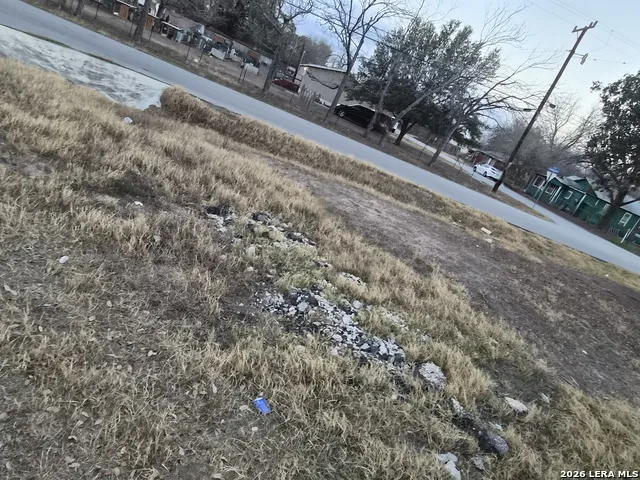 10231 commerce Atascosa, TX 78002