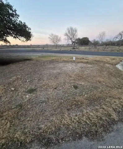 10231 commerce Atascosa, TX 78002