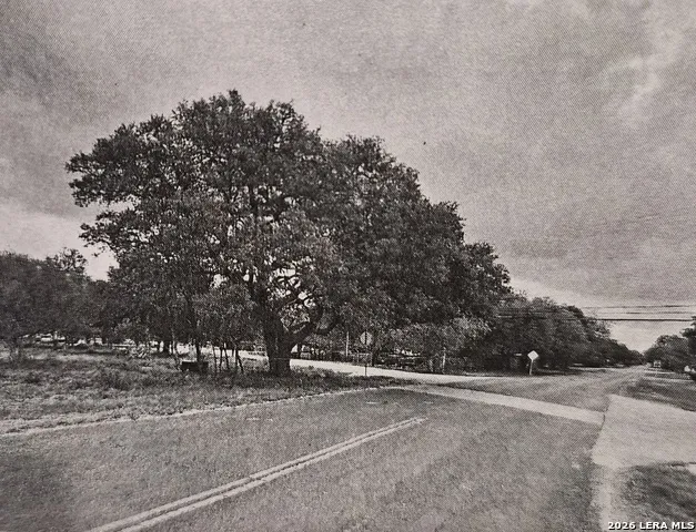 10231 commerce Atascosa, TX 78002