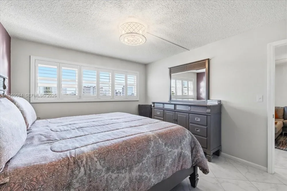 3201 NE 8th St #405 Pompano Beach, FL 33062