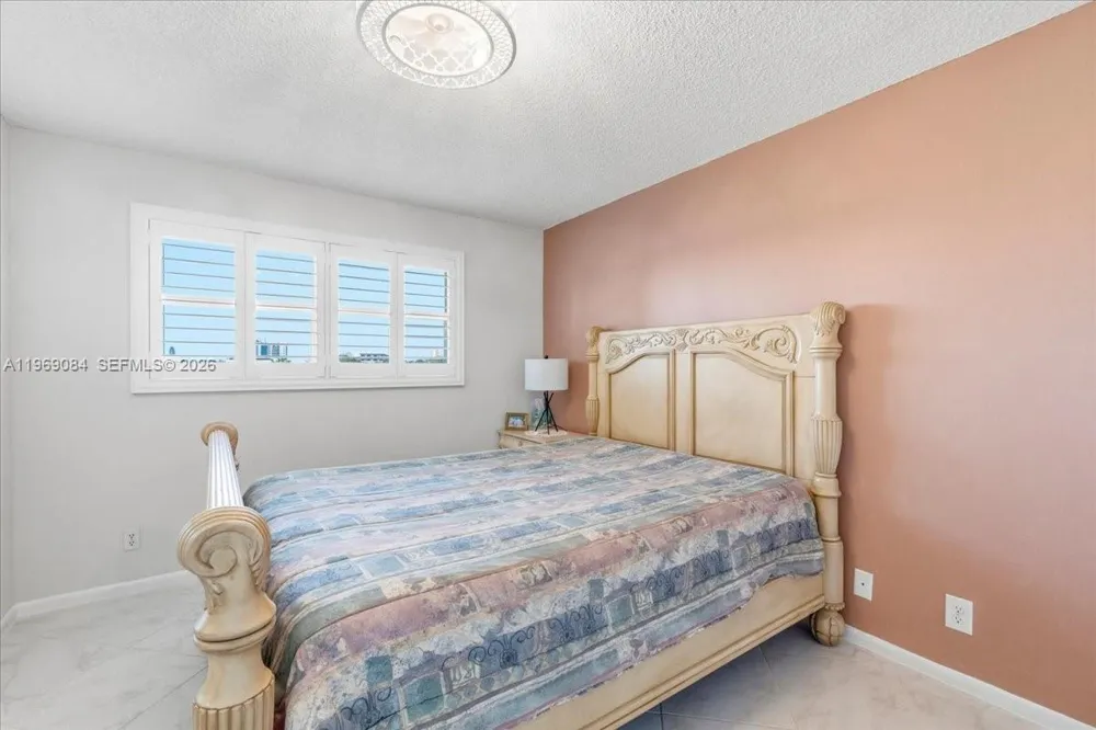 3201 NE 8th St #405 Pompano Beach, FL 33062