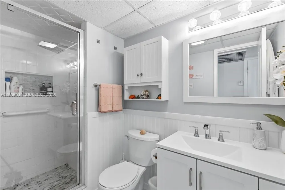 3201 NE 8th St #405 Pompano Beach, FL 33062