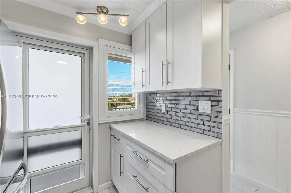 3201 NE 8th St #405 Pompano Beach, FL 33062